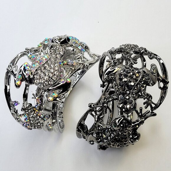 Hematite Rhinestone Frog Lovers Cuff Bracelet - Picture 4 of 16